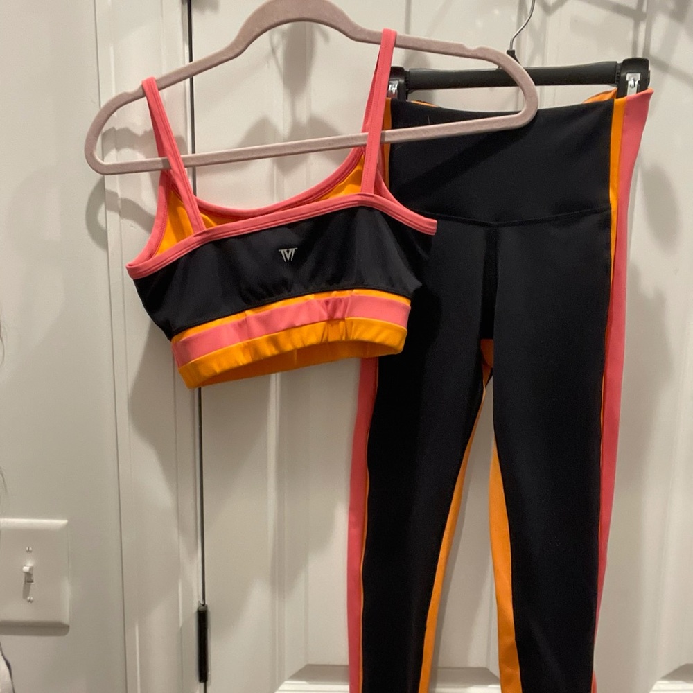 IVL collective brand workout LEGGINGS only size 2